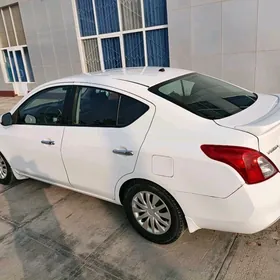 Nissan Versa 2013