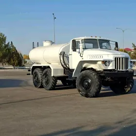 Ural 4320 1988