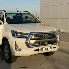 Toyota Hilux 2024