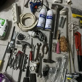 инструменты и кастрюли