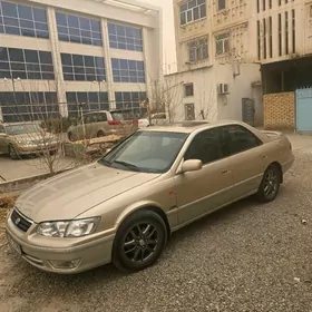 Toyota Camry 2000