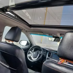 Toyota Highlander 2019