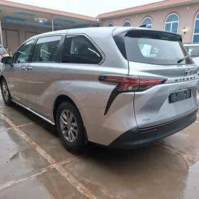 Toyota Sienna 2021