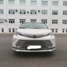 Toyota Sienna 2022