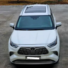 Toyota Highlander 2021