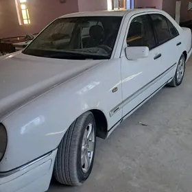 Mercedes-Benz E320 1998