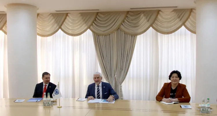 В МИД Туркменистана рассмотрели перспективы взаимодействия с ЭСКАТО