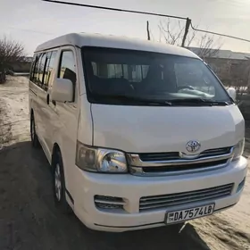 Toyota Hiace 2008