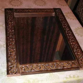 Зеркало в резной деревянной раме. Ручная работа.