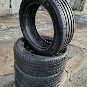 255 50 20 Michelin