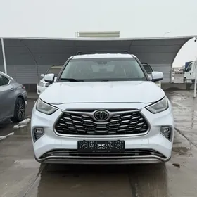 Toyota Highlander 2021