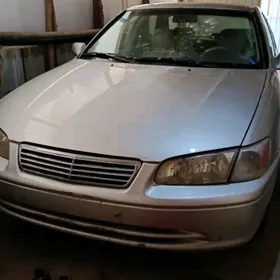 Toyota Camry 2000