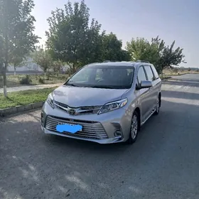 Toyota Sienna 2020