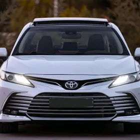 Toyota Camry 2021