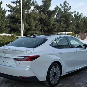 Toyota Camry 2025