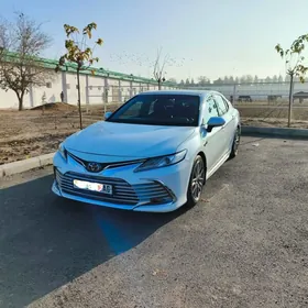 Toyota Camry 2018
