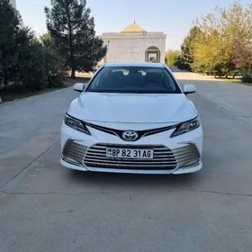 Toyota Camry 2021