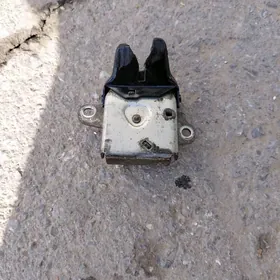 bagazh zamok corolla 02_07