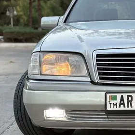 Mercedes-Benz E320 1997