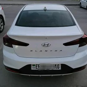 Hyundai Elantra 2020
