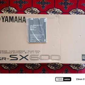 YAMAHA PSR-SX 600
