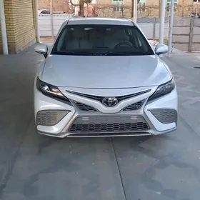 Toyota Camry 2021