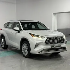 Toyota Highlander 2021