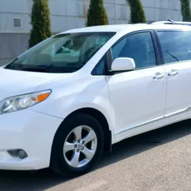 Toyota Sienna 2010