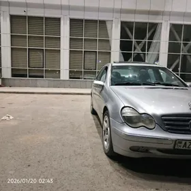 Mercedes-Benz C320 2001