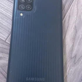 samsung m12