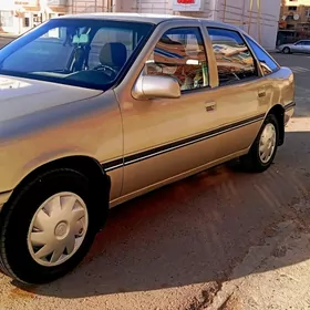 Opel Vectra 1990