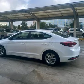 Hyundai Elantra 2020