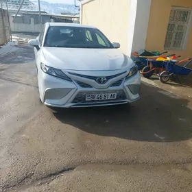 Toyota Camry 2021