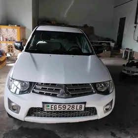 Mitsubishi L200 2014