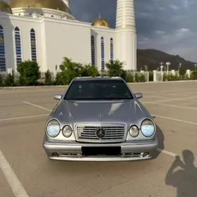 Mercedes-Benz E320 2000