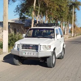 Mitsubishi Pajero 1991