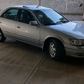 Toyota Camry 2000