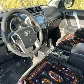 Toyota Land Cruiser Prado 2015