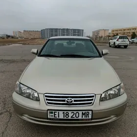 Toyota Camry 2001