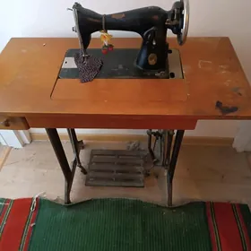 Швейная машинка