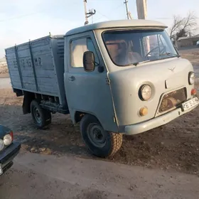 UAZ Profi 1998