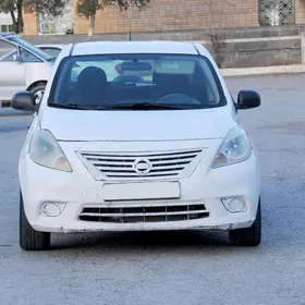 Nissan Versa 2013