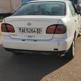 Nissan Primera 2000