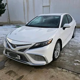 Toyota Camry 2022