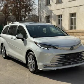 Toyota Sienna 2022