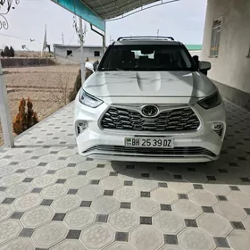 Toyota Highlander 2022