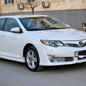 Toyota Camry 2014
