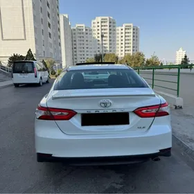 Toyota Camry 2019