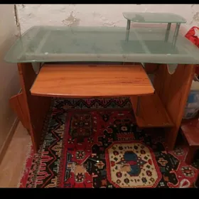 Kompýuter üçin stol