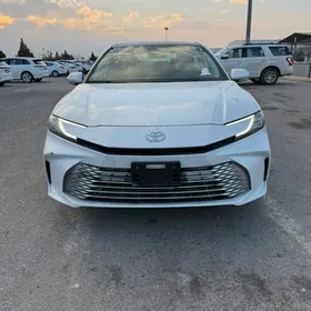 Toyota Camry 2025